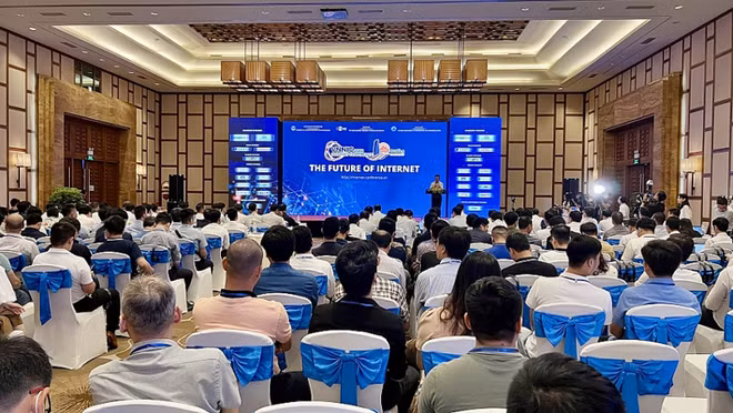 Le taux d'internautes au Vietnam atteint 70,3% de la population ảnh 2