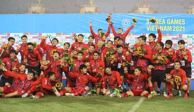 SEA Games 31 : La victoire de l'équipe masculine vietnamienne de football sur des médias étrangers ảnh 1 SEA Games 31 : La victoire de l'équipe masculine vietnamienne de football sur des médias étrangers ảnh 1