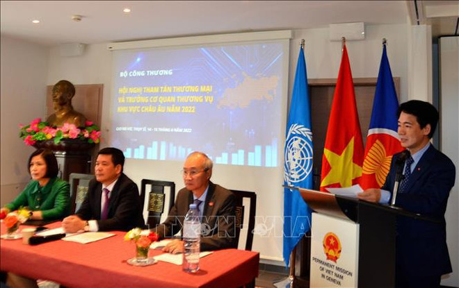 Les conseillers commerciaux appelés à promouvoir les exportations vietnamiennes en Europe ảnh 1 Les conseillers commerciaux appelés à promouvoir les exportations vietnamiennes en Europe ảnh 1