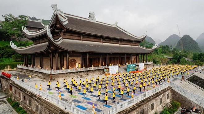 La 8e Journée internationale du Yoga célébrée à Quang Ninh et dans plusieurs autres localités ảnh 1 La 8e Journée internationale du Yoga célébrée à Quang Ninh et dans plusieurs autres localités ảnh 1