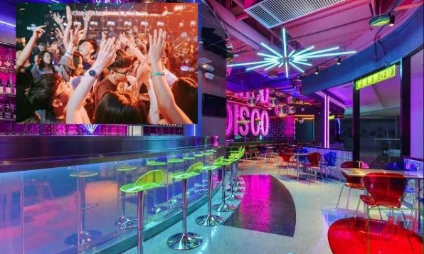 Hanoï autorise la réouverture des karaokés, des bars et des salles de massage à partir du 8 avril ảnh 1 Hanoï autorise la réouverture des karaokés, des bars et des salles de massage à partir du 8 avril ảnh 1