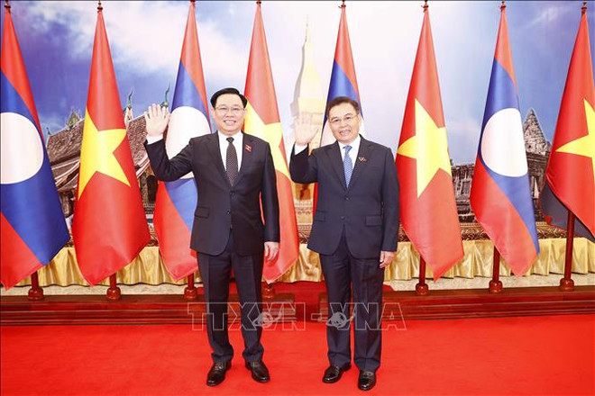 La visite du président de l’AN vietnamienne au Laos couronnée de succès ảnh 1 La visite du président de l’AN vietnamienne au Laos couronnée de succès ảnh 1