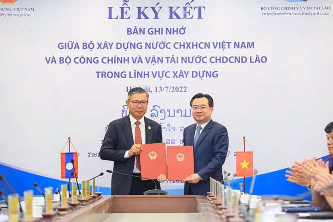 Vietnam et Laos renforcent la coopération dans la construction ảnh 1