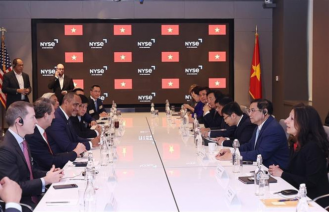 Le Premier ministre Pham Minh Chinh visite la plus grande bourse du monde à New York ảnh 4 Le Premier ministre Pham Minh Chinh visite la plus grande bourse du monde à New York ảnh 4