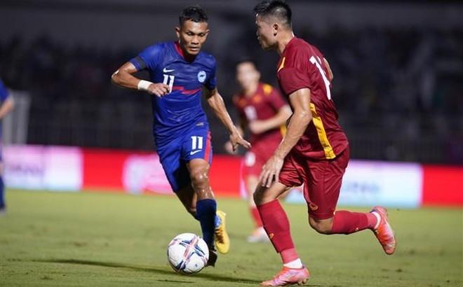 Le Vietnam s'impose 4 à 0 contre Singapour lors d'un match de football amical ảnh 2 Le Vietnam s'impose 4 à 0 contre Singapour lors d'un match de football amical ảnh 2