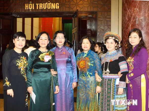 Législatives : les femmes de plus en plus représentées ảnh 1