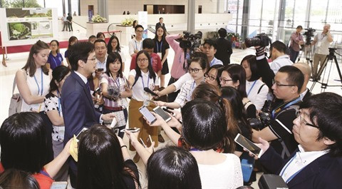 Lutte contre les "fake news": un combat d’actualité ảnh 2