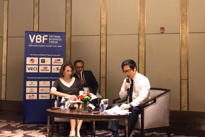 VBF de mi-mandat: rôle des entreprises dans le développement rapide et durable ảnh 1