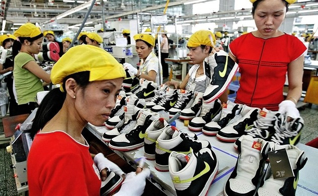 "L'économie vietnamienne ne se redressera pas en forme de V, mais par de virgule, comme le logo Nike" ảnh 1