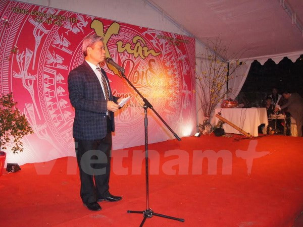 Les Vietnamiens à l'étranger accueillent le Têt traditionnel du Singe ảnh 3 Les Vietnamiens à l'étranger accueillent le Têt traditionnel du Singe ảnh 3