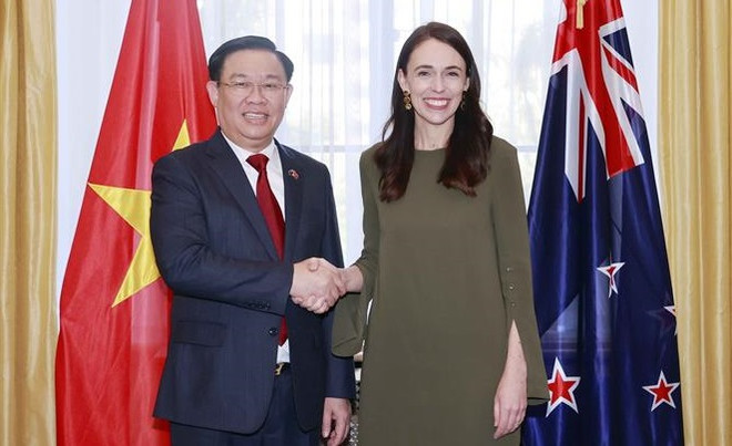 Le président de l’AN du Vietnam rencontre la Première ministre néo-zélandaise ảnh 1 Le président de l’AN du Vietnam rencontre la Première ministre néo-zélandaise ảnh 1