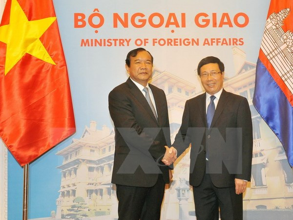 Entretien entre les ministres des Affaires étrangères Vietnam-Cambodge ảnh 1 Entretien entre les ministres des Affaires étrangères Vietnam-Cambodge ảnh 1