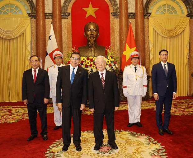 Le secrétaire général et président Nguyen Phu Trong reçoit de nouveaux ambassadeurs étrangers ảnh 1 Le secrétaire général et président Nguyen Phu Trong reçoit de nouveaux ambassadeurs étrangers ảnh 1