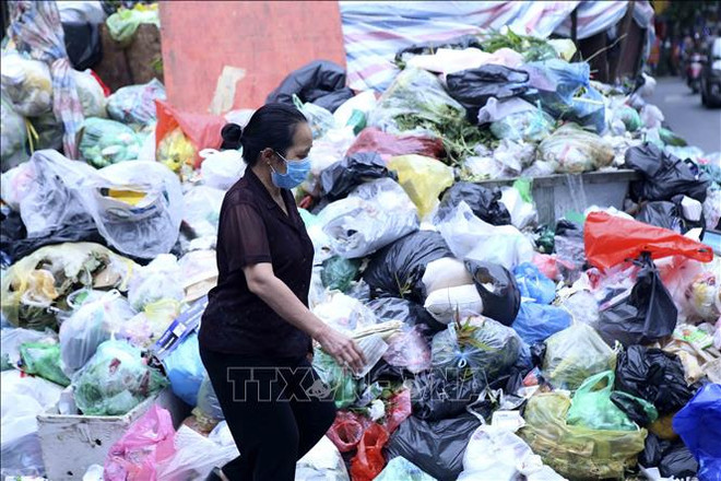 Hanoï déploie des mesures pour réduire des déchets plastiques ảnh 1