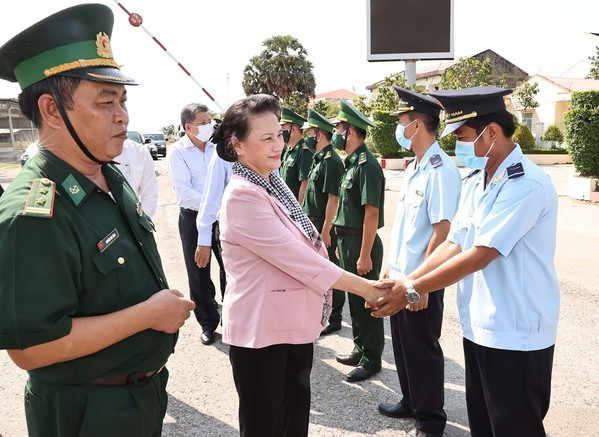 La présidente de l'AN travaille avec le Comité de pilotage des élections de Kien Giang ảnh 2 La présidente de l'AN travaille avec le Comité de pilotage des élections de Kien Giang ảnh 2
