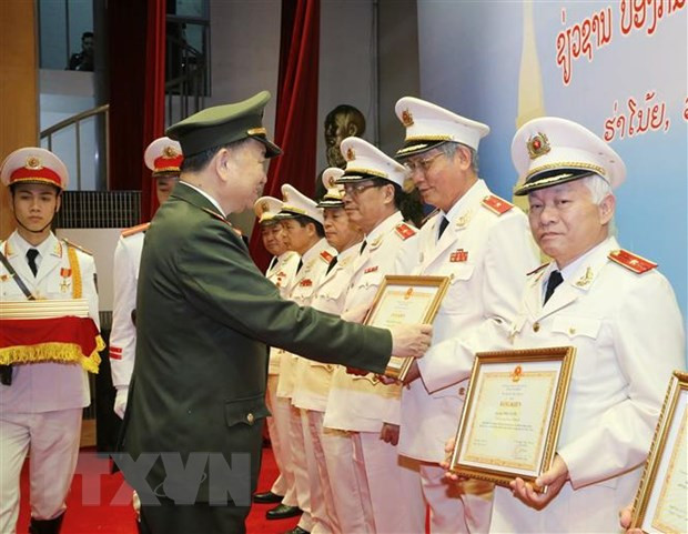 La coopération entre les forces de police consolide la solidarité spéciale Vietnam – Laos ảnh 1 La coopération entre les forces de police consolide la solidarité spéciale Vietnam – Laos ảnh 1