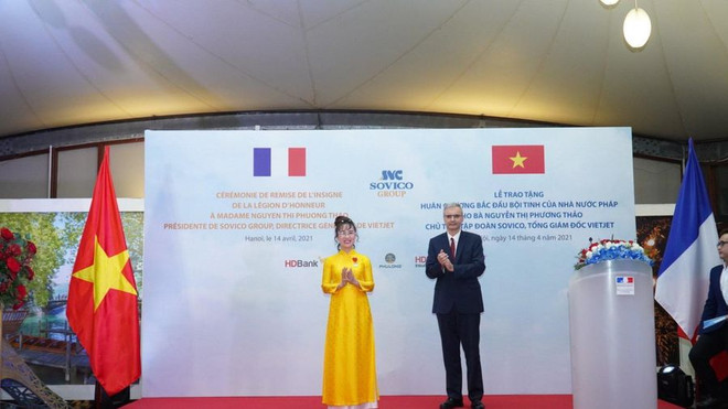 La Légion d’honneur remise à une femme d’affaires vietnamienne ảnh 1 La Légion d’honneur remise à une femme d’affaires vietnamienne ảnh 1