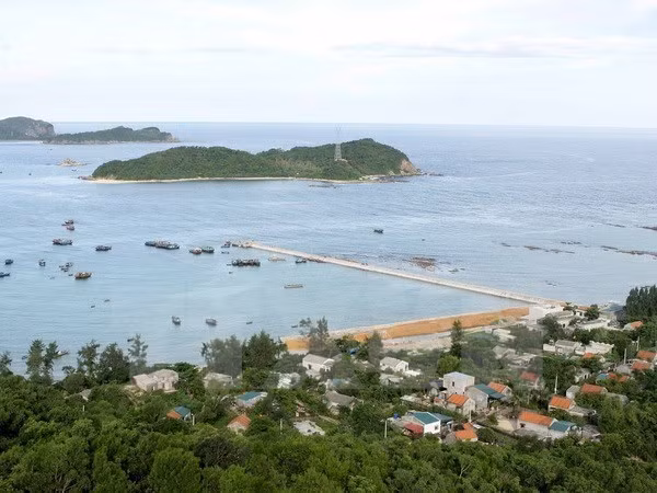 Quang Ninh vise 10 millions de touristes en 2021 ảnh 1