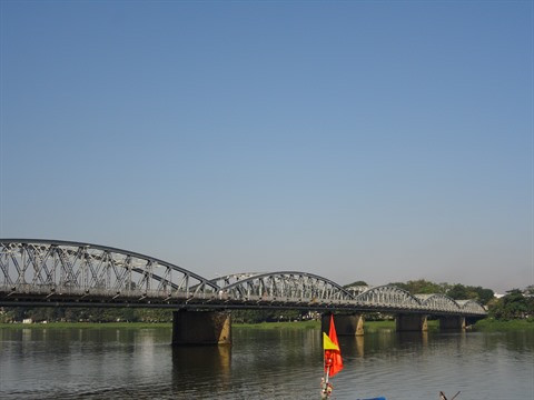 Aménagements panoramiques sur le pont de Truong Tiên ảnh 1 Aménagements panoramiques sur le pont de Truong Tiên ảnh 1