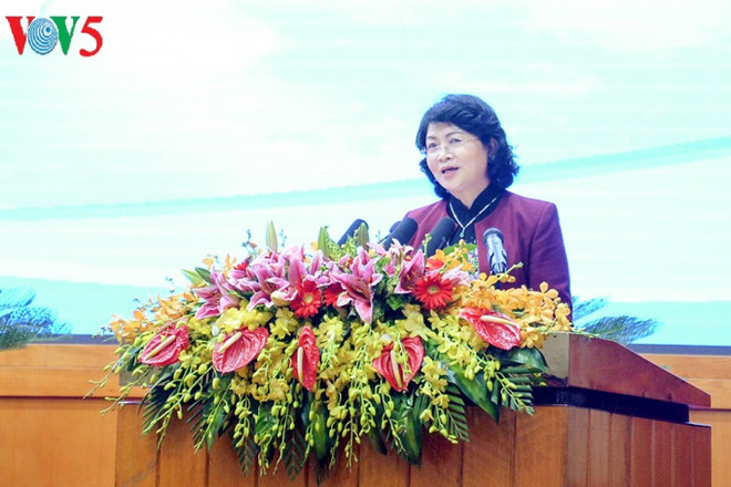 Dang Thi Ngoc Thinh à une conférence de Quang Ninh sur l’émulation ảnh 1 Dang Thi Ngoc Thinh à une conférence de Quang Ninh sur l’émulation ảnh 1