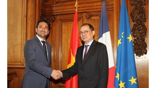 La ville française de Reims cherche la coopération économique avec le Vietnam ảnh 1 La ville française de Reims cherche la coopération économique avec le Vietnam ảnh 1