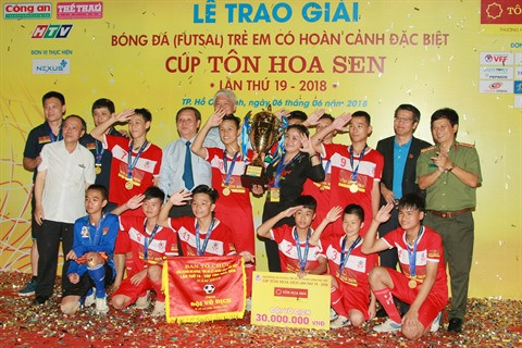 Hanoï champion du Tournoi de football des enfants en situation difficile ảnh 1 Hanoï champion du Tournoi de football des enfants en situation difficile ảnh 1
