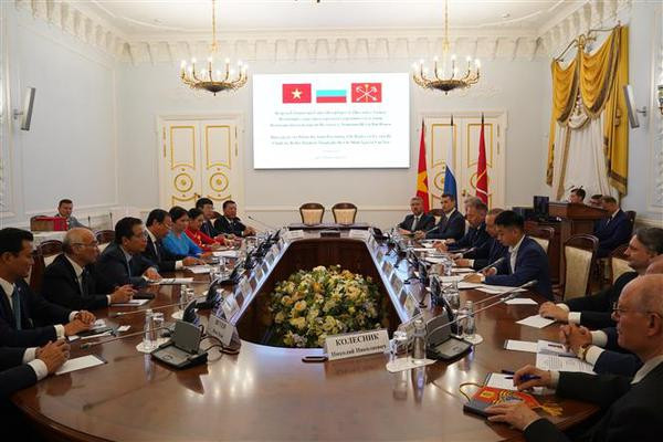 Ho Chi Minh-Ville et Saint-Pétersbourg renforcent leur amitié et leur partenariat stratégique intégral ảnh 1 Ho Chi Minh-Ville et Saint-Pétersbourg renforcent leur amitié et leur partenariat stratégique intégral ảnh 1