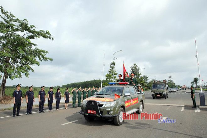 Binh Phuoc : rapatriement des restes de soldats volontaires vietnamiens tombés au Cambodge ảnh 1 Binh Phuoc : rapatriement des restes de soldats volontaires vietnamiens tombés au Cambodge ảnh 1