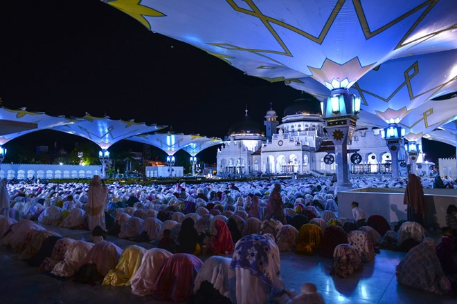 Les musulmans indonésiens commencent le jeûne du mois de Ramadan ảnh 1 Les musulmans indonésiens commencent le jeûne du mois de Ramadan ảnh 1