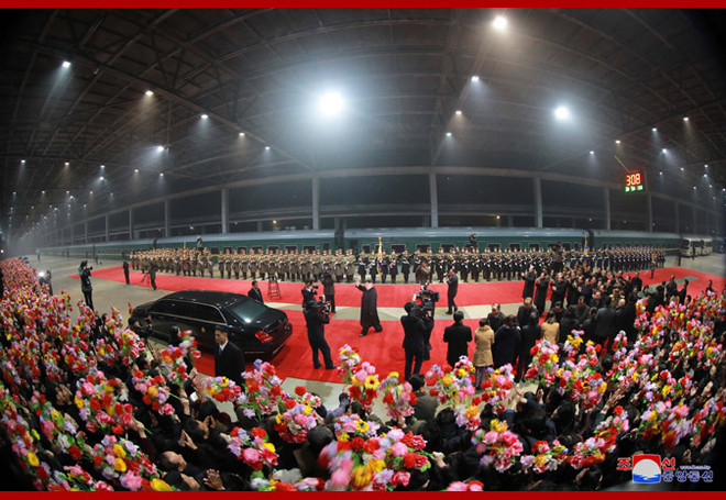 Kim Jong-un de retour à Pyongyang après son déplacement au Vietnam ảnh 1 Kim Jong-un de retour à Pyongyang après son déplacement au Vietnam ảnh 1