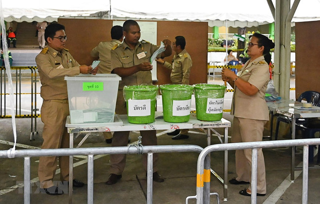 La Thaïlande repousse l’annonce des résultats préliminaires des législatives ảnh 1