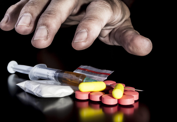 Le gouvernement malaisien envisage un couvre-feu pour les jeunes ảnh 1