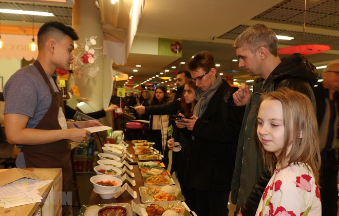 Fête de la gastronomie de rue du Vietnam à Moscou ảnh 1