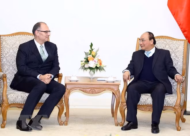 Le PM reçoit les nouveaux ambassadeurs de Chine et du Danemark ảnh 2