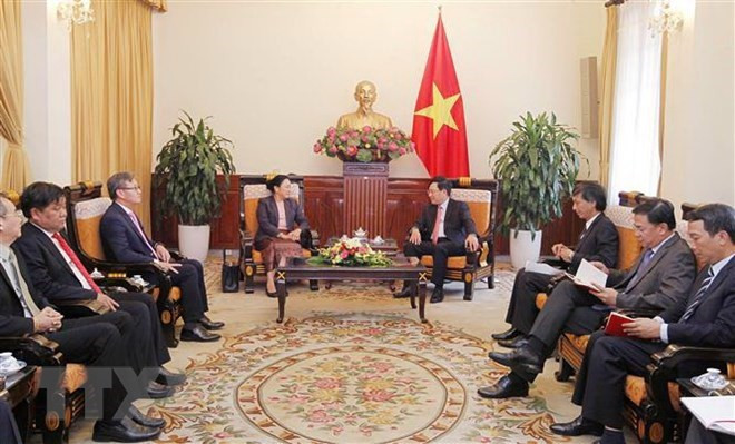 Le vice-PM Pham Binh Minh au Laos, les liens bilatéraux au beau fixe ảnh 1 Le vice-PM Pham Binh Minh au Laos, les liens bilatéraux au beau fixe ảnh 1