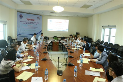 Rapprocher l’université de l’entreprise pour améliorer la formation académique ảnh 1 Rapprocher l’université de l’entreprise pour améliorer la formation académique ảnh 1