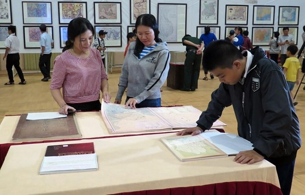 Ouverture de l’exposition sur Hoang Sa, Truong Sa du Vietnam à Quang Tri ảnh 1 Ouverture de l’exposition sur Hoang Sa, Truong Sa du Vietnam à Quang Tri ảnh 1