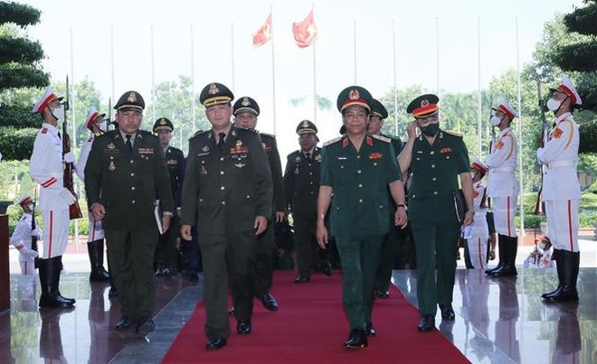Visite d'une délégation militaire cambodgienne au Vietnam ảnh 1 Visite d'une délégation militaire cambodgienne au Vietnam ảnh 1