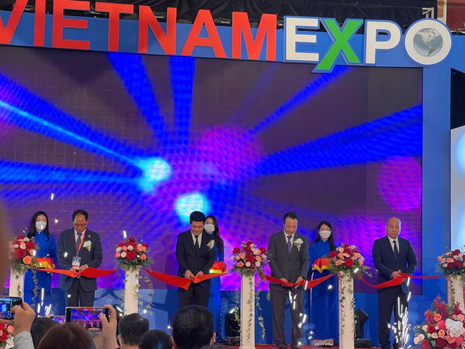 Ouverture de la 31e Foire internationale commerciale du Vietnam ảnh 1 Ouverture de la 31e Foire internationale commerciale du Vietnam ảnh 1
