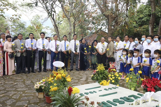 Le 159e anniversaire du docteur Alexandre Yersin célébré à Khanh Hoa ảnh 1 Le 159e anniversaire du docteur Alexandre Yersin célébré à Khanh Hoa ảnh 1