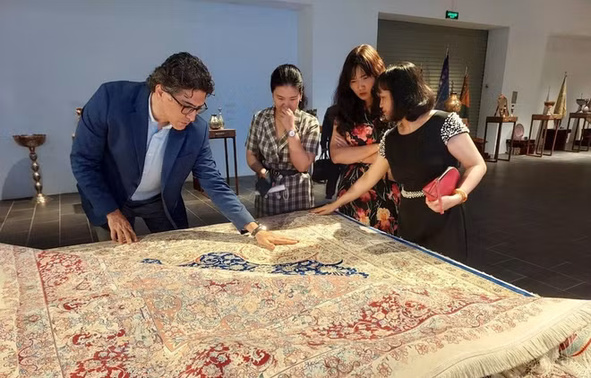 L’art millénaire de l'Iran s'expose au Musée d’ethnologie de Hanoi ảnh 1