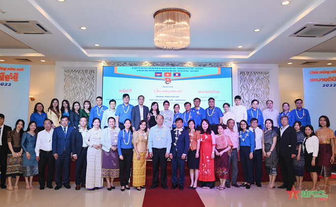 Les autorités de HCM-Ville formulent ses vœux à des étudiants laos et cambodgiens ảnh 1 Les autorités de HCM-Ville formulent ses vœux à des étudiants laos et cambodgiens ảnh 1