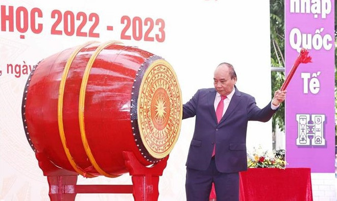 Le président à la cérémonie de rentrée scolaire au lycée d'excellence des sciences naturelles ảnh 1 Le président à la cérémonie de rentrée scolaire au lycée d'excellence des sciences naturelles ảnh 1