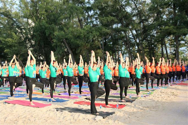 La 8e Journée internationale du Yoga célébrée dans l’ensemble du pays ảnh 2 La 8e Journée internationale du Yoga célébrée dans l’ensemble du pays ảnh 2