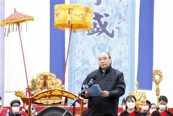Le président Nguyên Xuân Phuc à la fête des labours "Tich diên" à Hà Nam ảnh 2 Le président Nguyên Xuân Phuc à la fête des labours "Tich diên" à Hà Nam ảnh 2