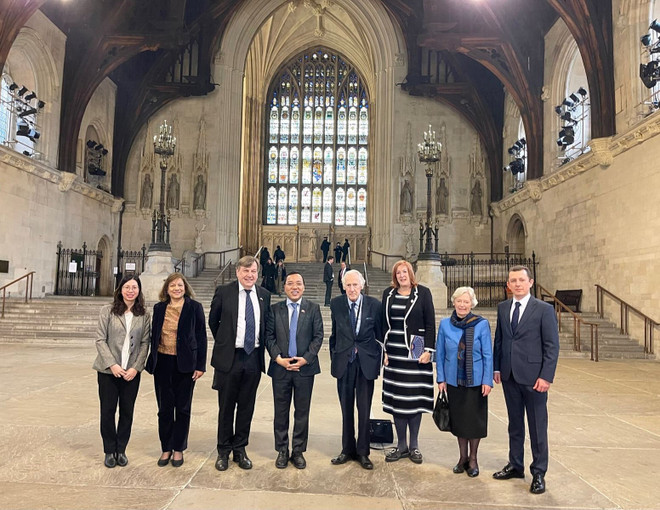 Les députés britanniques soutiennent la promotion du partenariat stratégique avec le Vietnam ảnh 2 Les députés britanniques soutiennent la promotion du partenariat stratégique avec le Vietnam ảnh 2