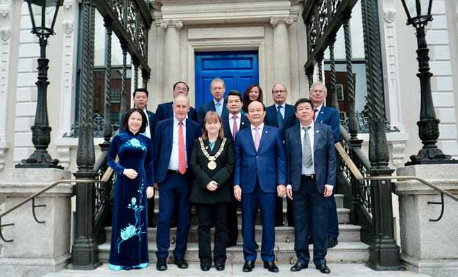 Une délégation de Hanoï en visite de travail au Royaume-Uni et en Irlande ảnh 2 Une délégation de Hanoï en visite de travail au Royaume-Uni et en Irlande ảnh 2
