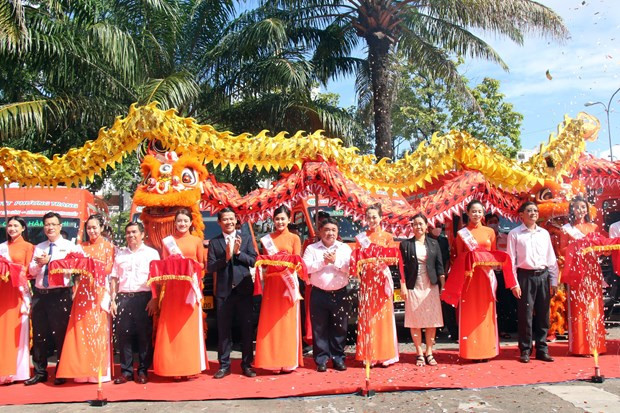 Une nouvelle ligne de bus reliant le centre de Hô Chi Minh-Ville à l'aéroport de Tân Son Nhât ảnh 1 Une nouvelle ligne de bus reliant le centre de Hô Chi Minh-Ville à l'aéroport de Tân Son Nhât ảnh 1