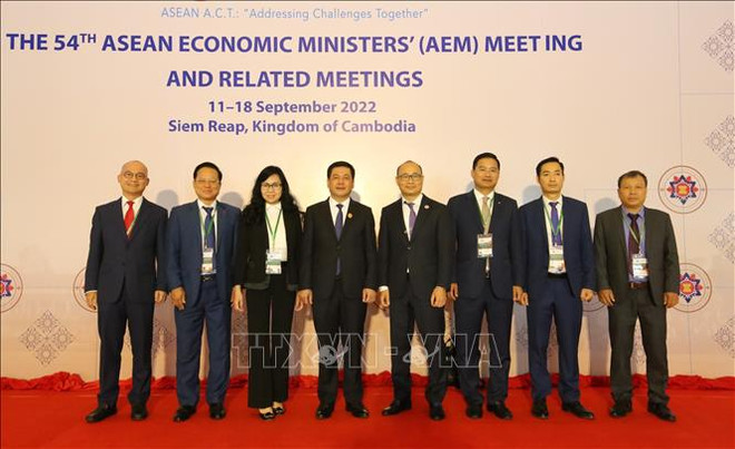 Ouverture de la 54e réunion des ministres de l'Économie de l'ASEAN au Cambodge ảnh 1 Ouverture de la 54e réunion des ministres de l'Économie de l'ASEAN au Cambodge ảnh 1
