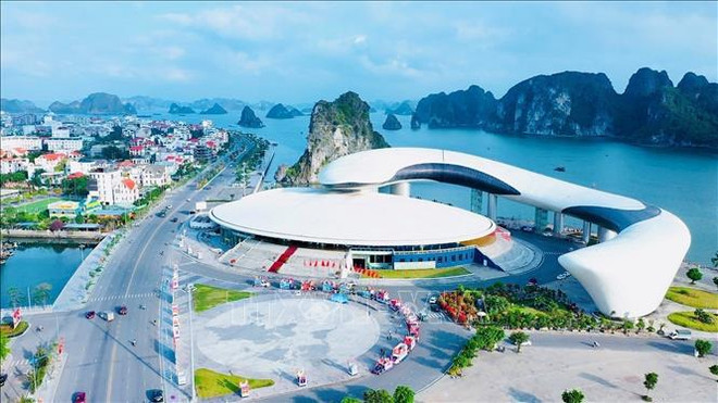 Quang Ninh a pour objectif de devenir une ville de ressort central en 2030 ảnh 2 Quang Ninh a pour objectif de devenir une ville de ressort central en 2030 ảnh 2